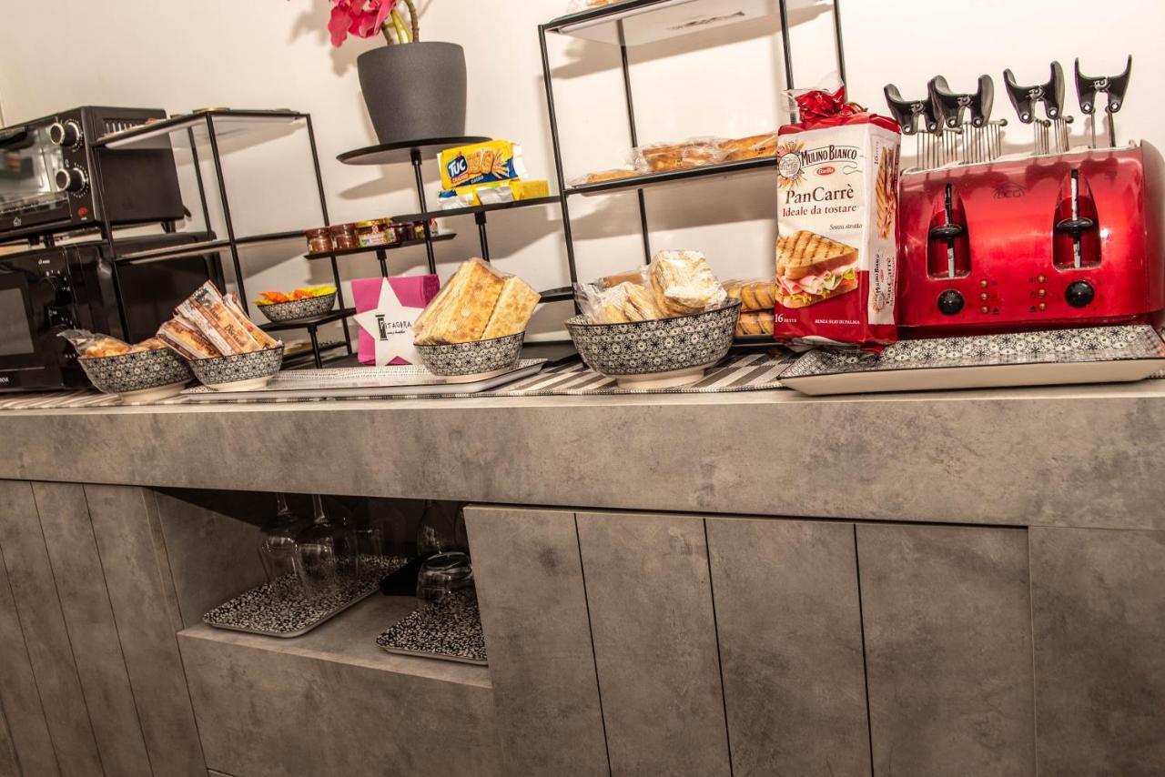ホテル Pitagora House タラント エクステリア 写真
